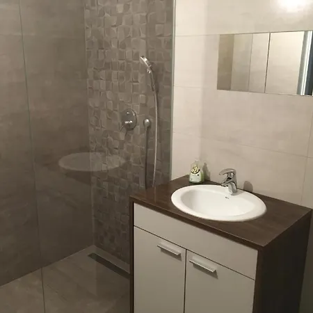 R41 - Tivoli Groundfloor Pensionat Ljubljana
