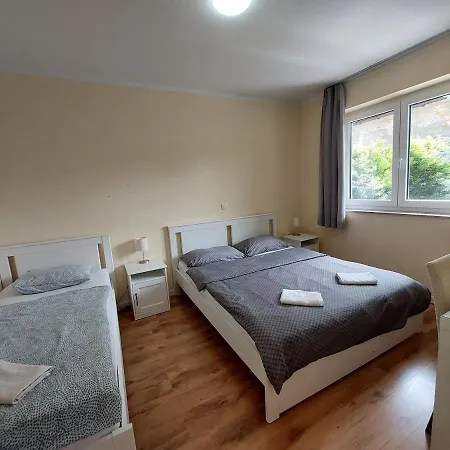 Pensionat R41 - Tivoli Groundfloor 3*