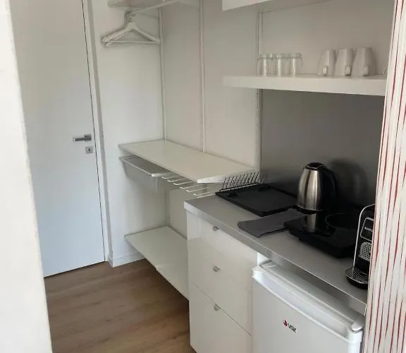 R41 - Tivoli Groundfloor بيت ضيافة 3*