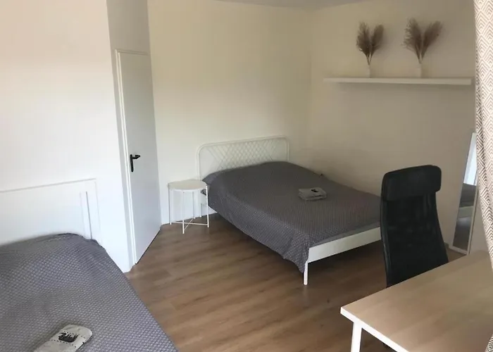 بيت ضيافة R41 - Tivoli Groundfloor 3*