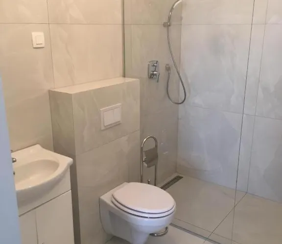 R41 - Tivoli Groundfloor Gostinjska kuća